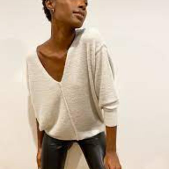 Aritzia Sweaters - ARITZIA Relaxed Off White V Neck Chenille Sweater